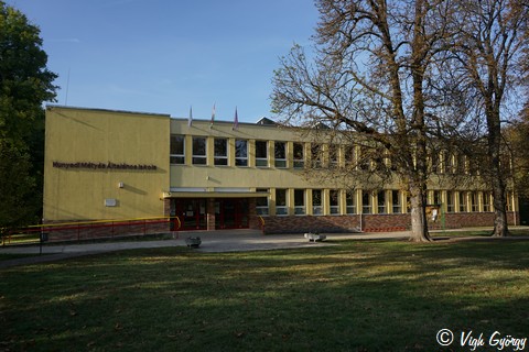 ltalnos iskola Perkta