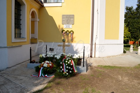 Perktn a II. vilghborban elesett magyar honvdek emlkhelye